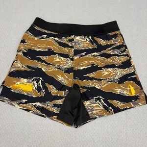 TacHuntFish Shorts Mens Large Tiger Camo Performance Athletic Stretch Gym